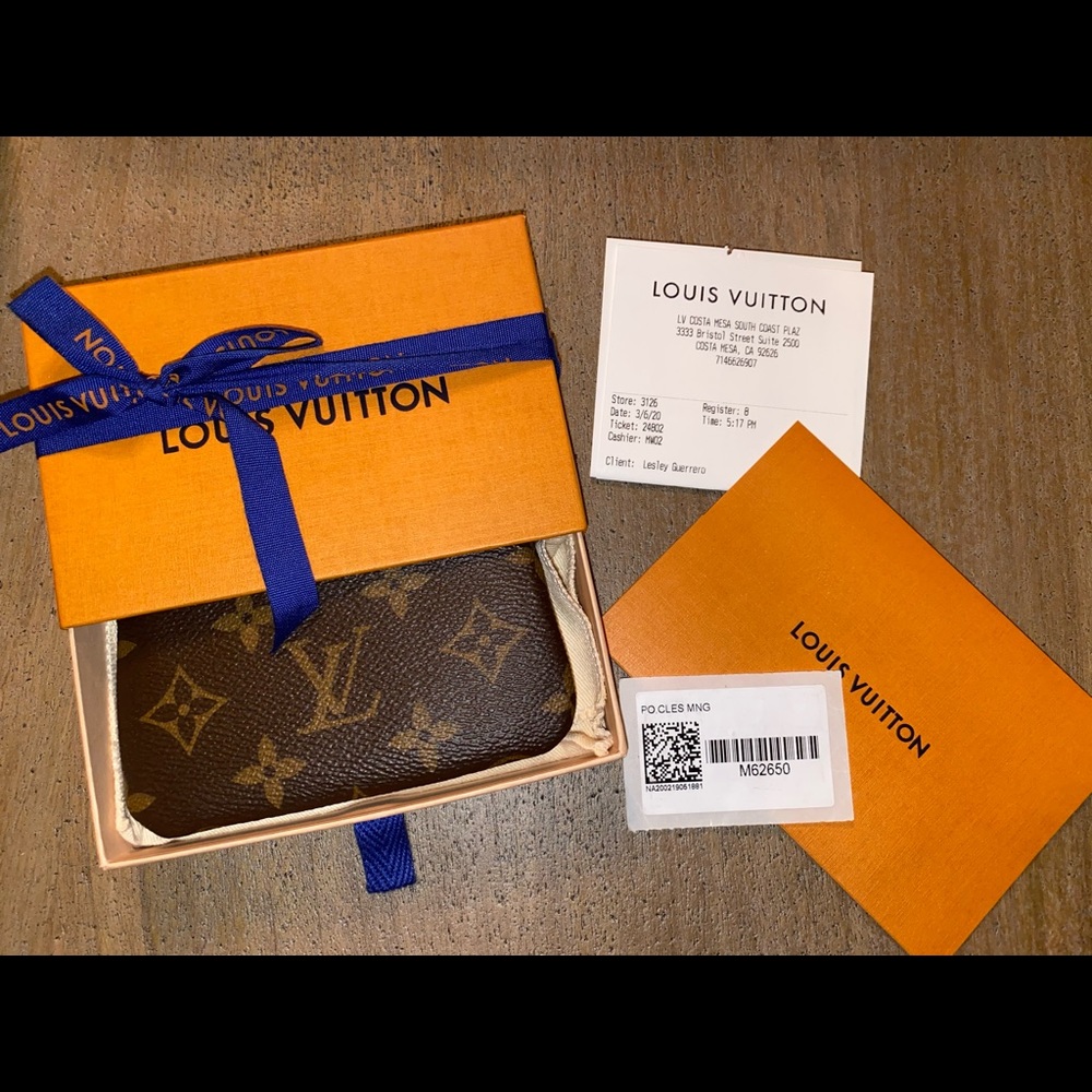 Louis Vuitton Key Pouch In Monogram